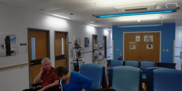 Hospital ‘long-waiters’ show sharp rise (BBC News)